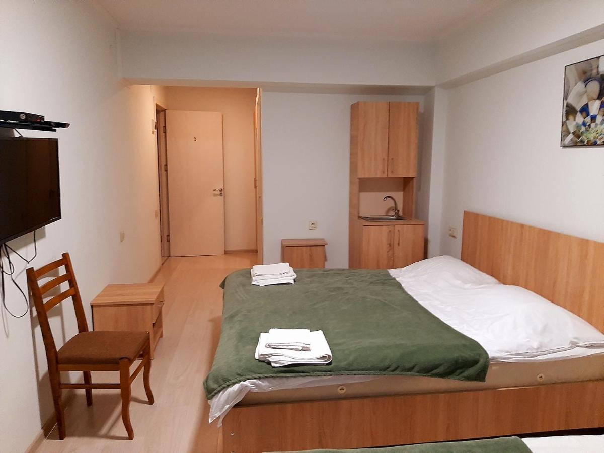 Amadeus Hotel Тбилиси Екстериор снимка