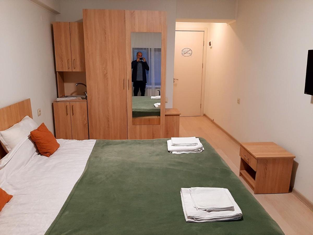 Amadeus Hotel Тбилиси Екстериор снимка