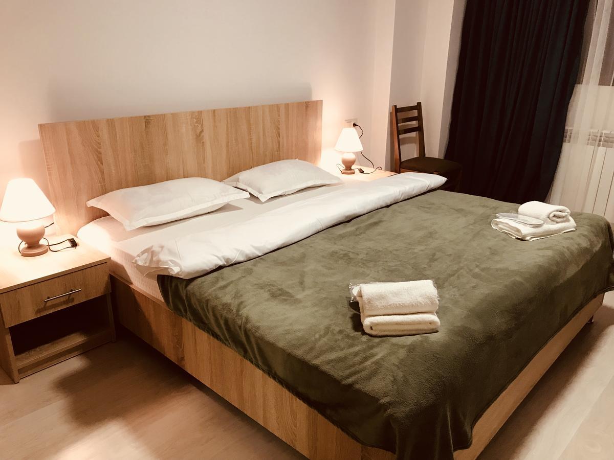 Amadeus Hotel Тбилиси Екстериор снимка