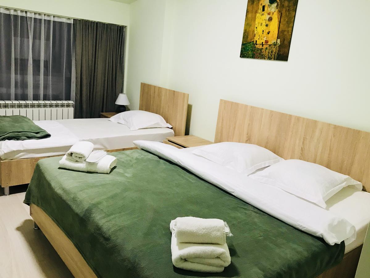 Amadeus Hotel Тбилиси Екстериор снимка