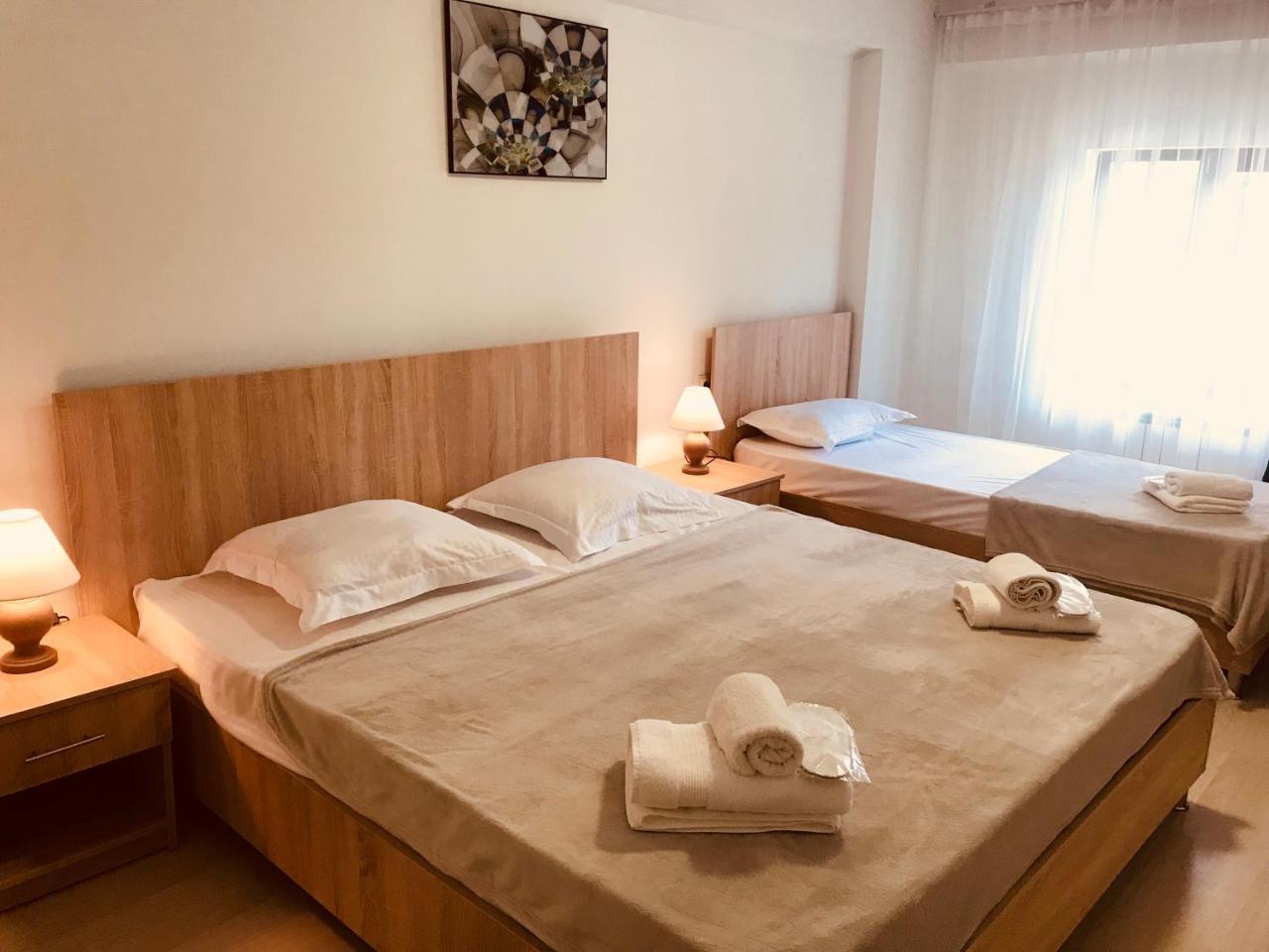 Amadeus Hotel Тбилиси Екстериор снимка
