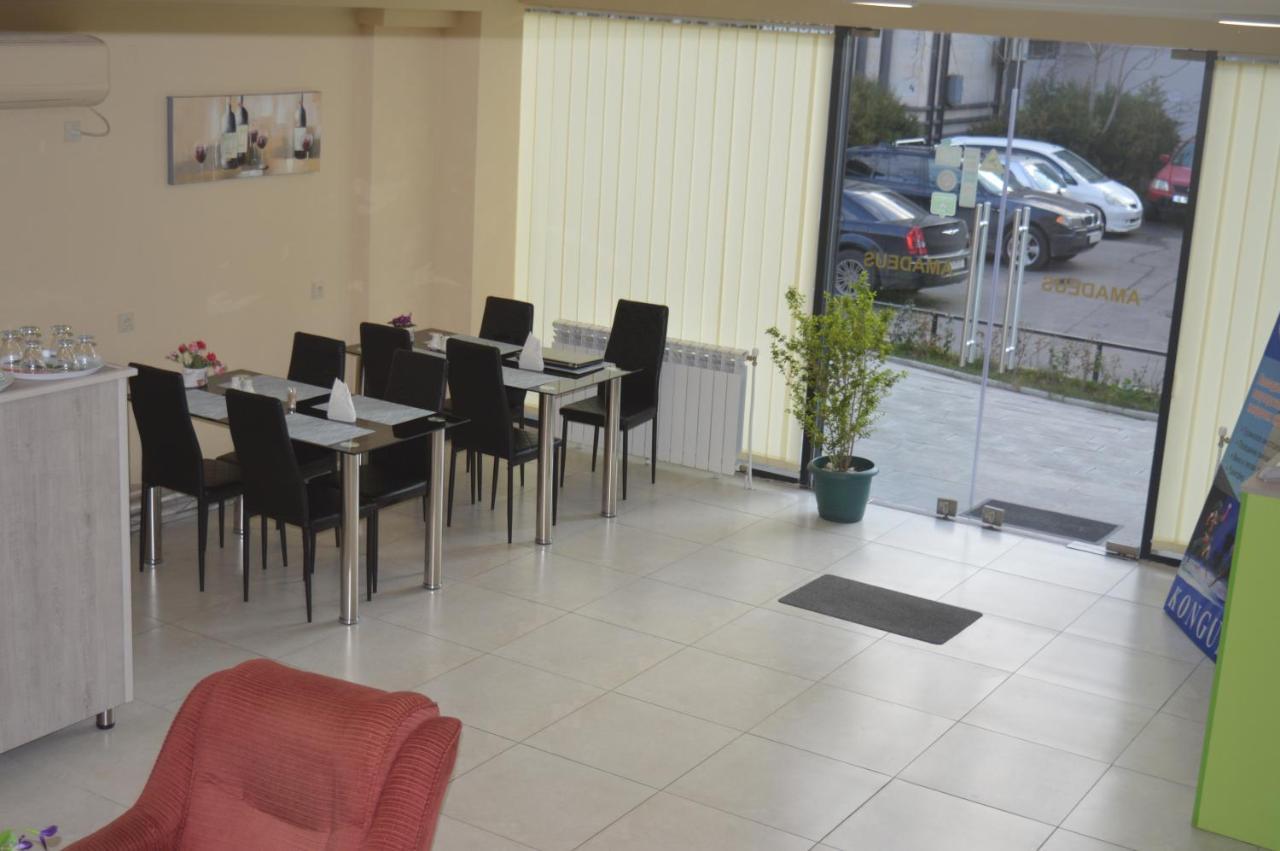 Amadeus Hotel Тбилиси Екстериор снимка