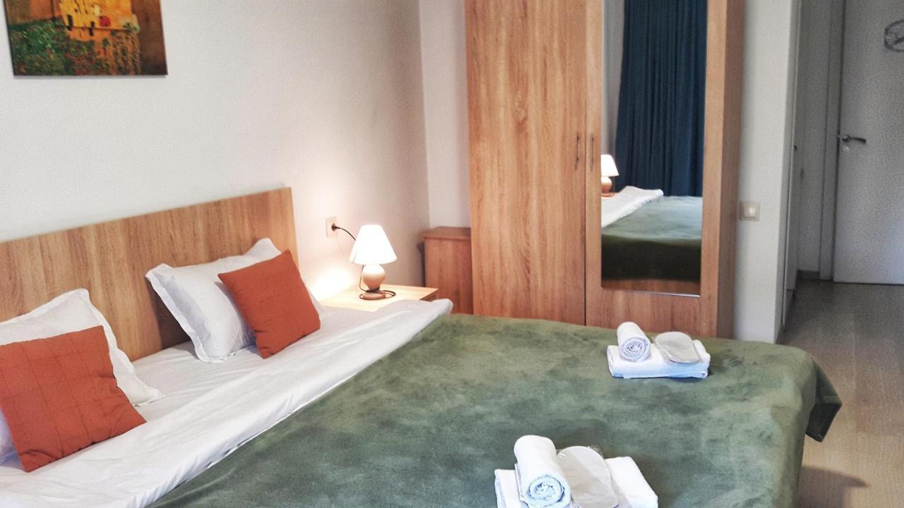 Amadeus Hotel Тбилиси Екстериор снимка