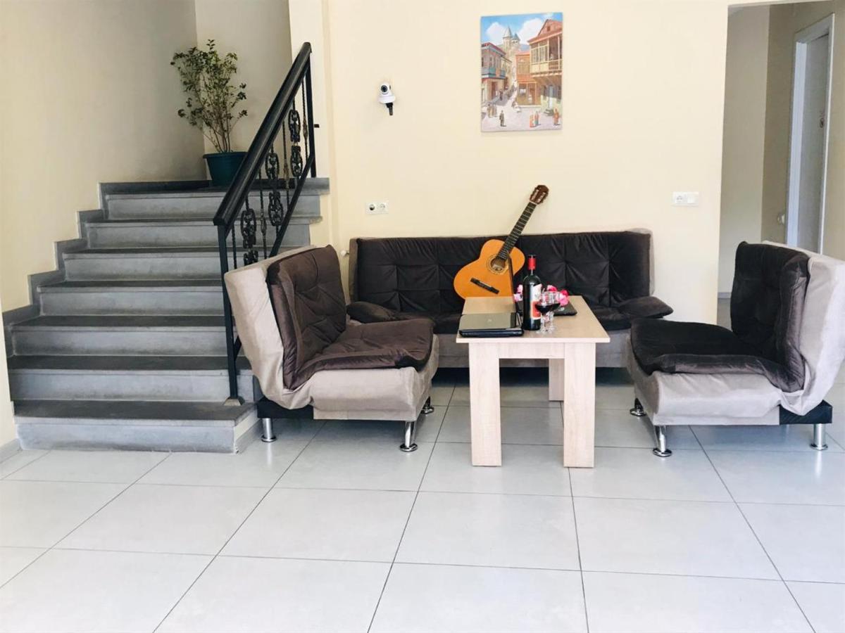 Amadeus Hotel Тбилиси Екстериор снимка